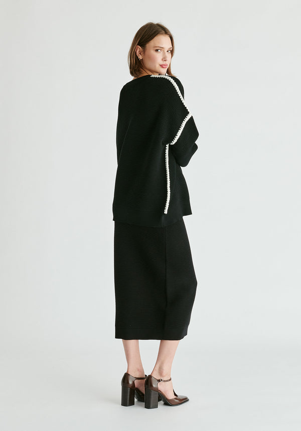 Ribbed Jumper with Contrasting Embroidery in Black Back